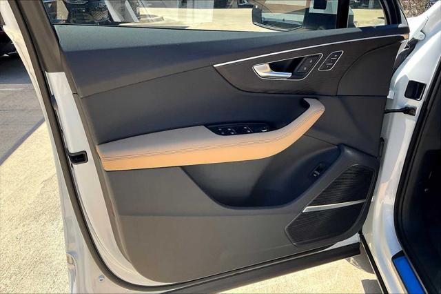 new 2025 Audi Q7 car, priced at $76,480