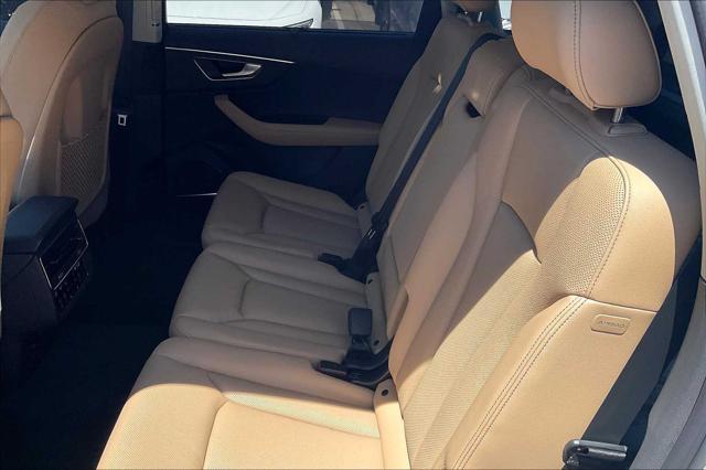 new 2025 Audi Q7 car, priced at $76,480