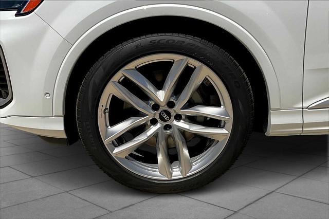 new 2025 Audi Q7 car, priced at $76,480