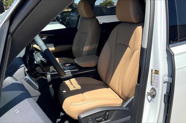 new 2025 Audi Q7 car, priced at $76,480