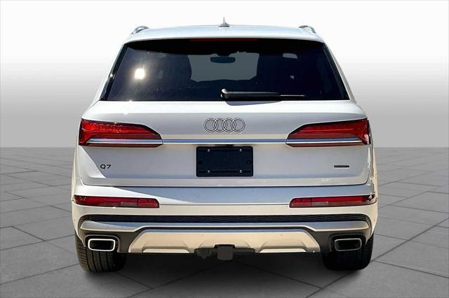 new 2025 Audi Q7 car, priced at $76,480