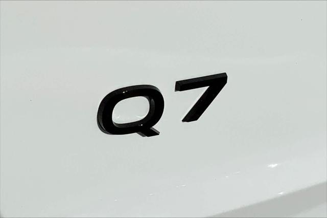 new 2025 Audi Q7 car, priced at $77,750