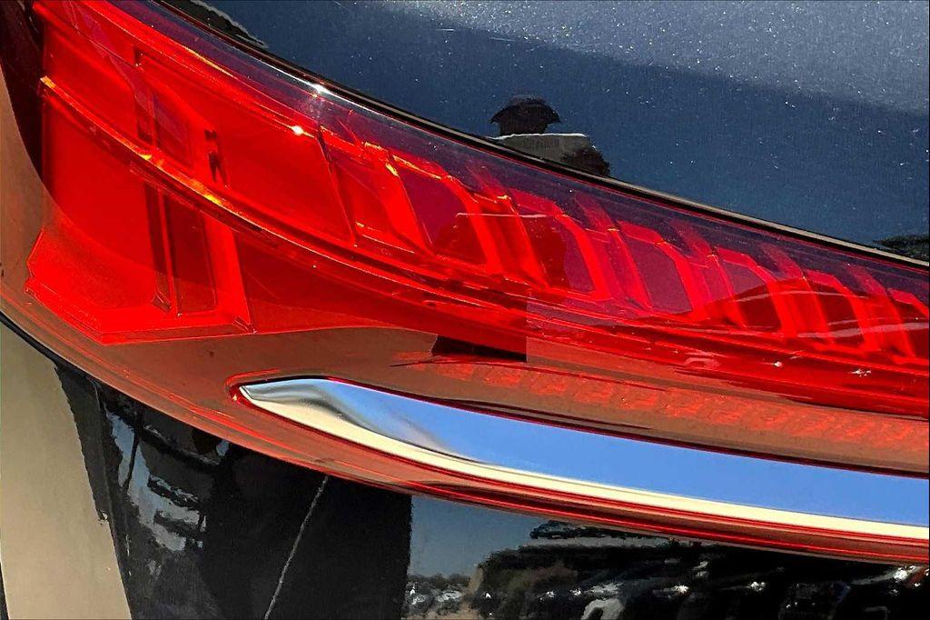 new 2025 Audi Q7 car, priced at $77,080