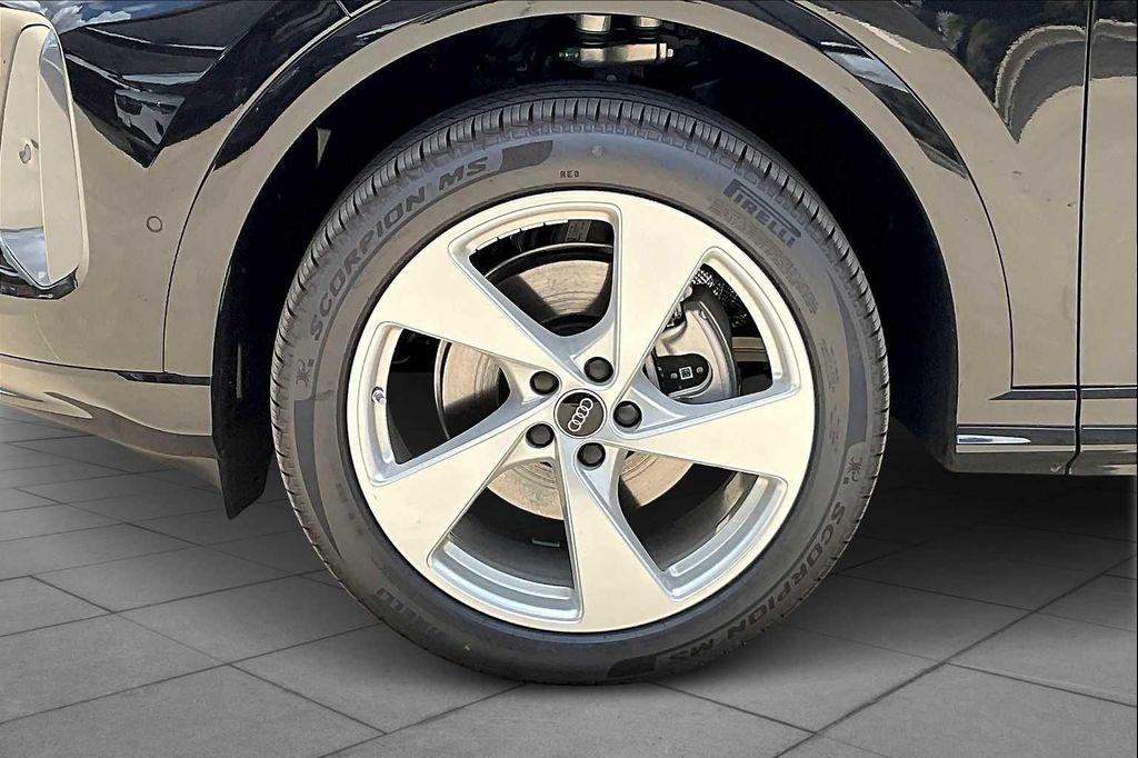 new 2025 Audi Q5 car, priced at $61,950