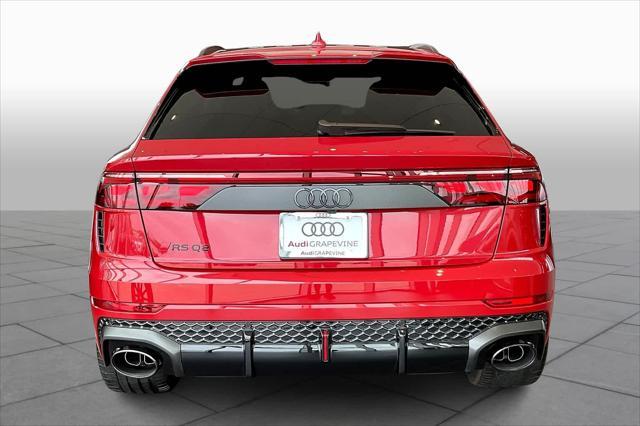new 2025 Audi RS Q8 car, priced at $154,590