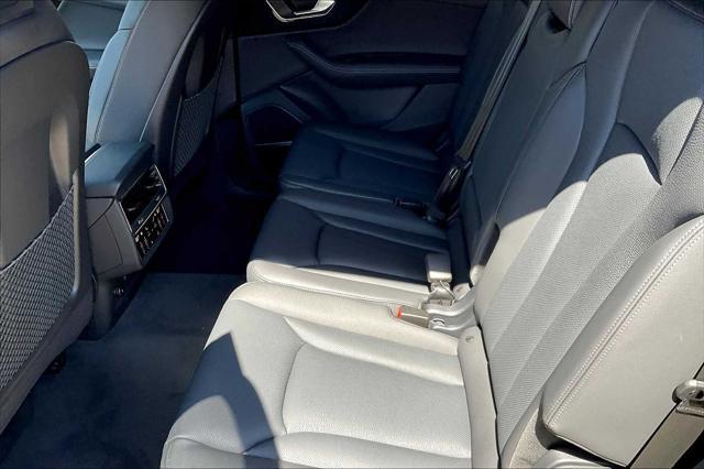 new 2025 Audi Q7 car, priced at $78,805