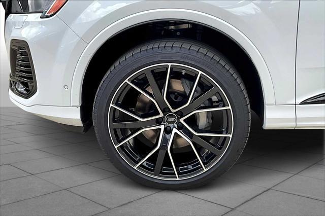 new 2025 Audi Q7 car, priced at $78,805
