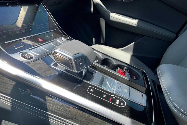 new 2025 Audi Q7 car, priced at $76,950
