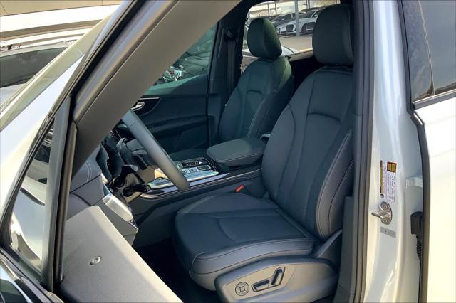 new 2025 Audi Q7 car, priced at $72,803