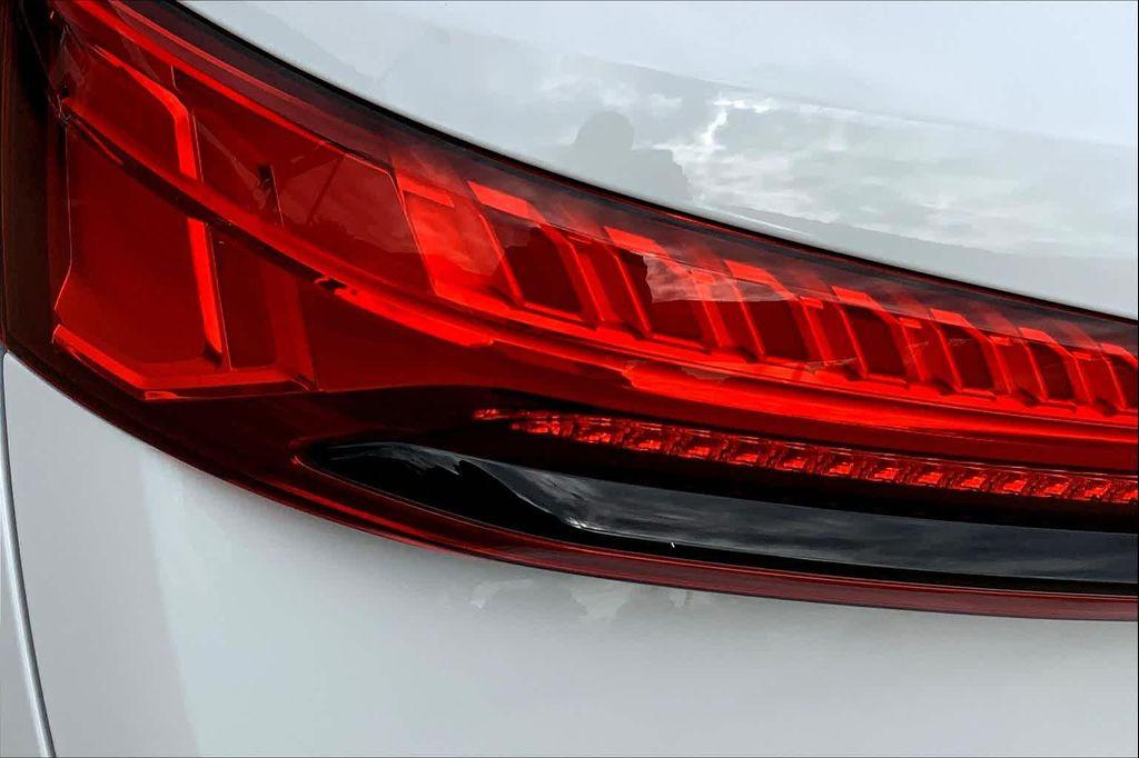 new 2025 Audi Q7 car, priced at $83,090