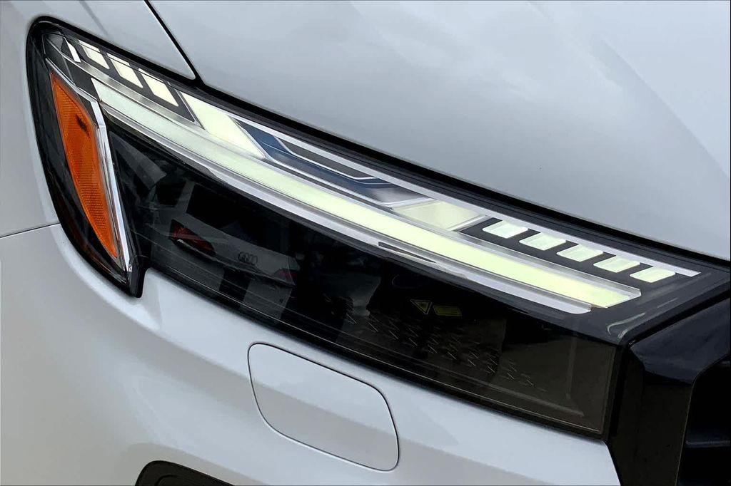 new 2025 Audi Q7 car, priced at $83,090