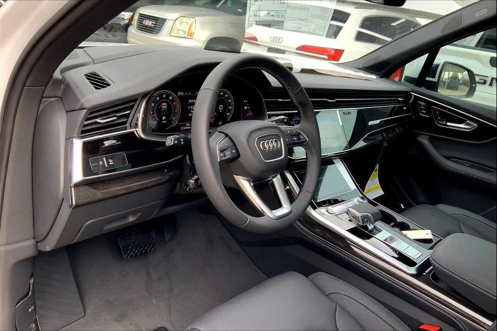 new 2025 Audi Q7 car, priced at $83,090