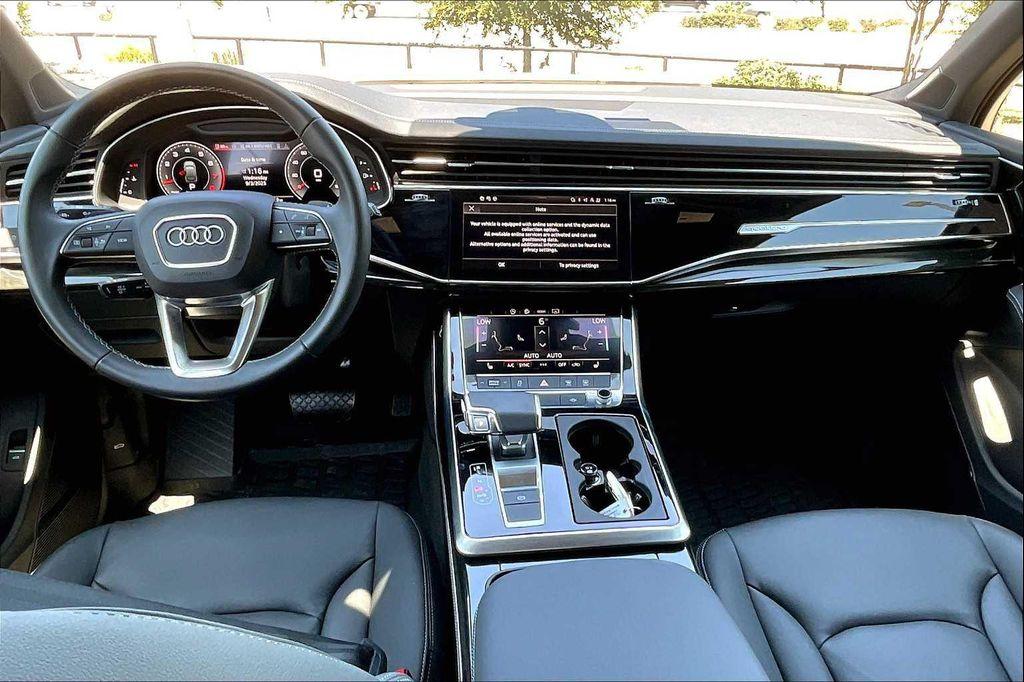 used 2025 Audi Q7 car