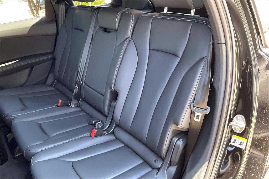 used 2025 Audi Q7 car