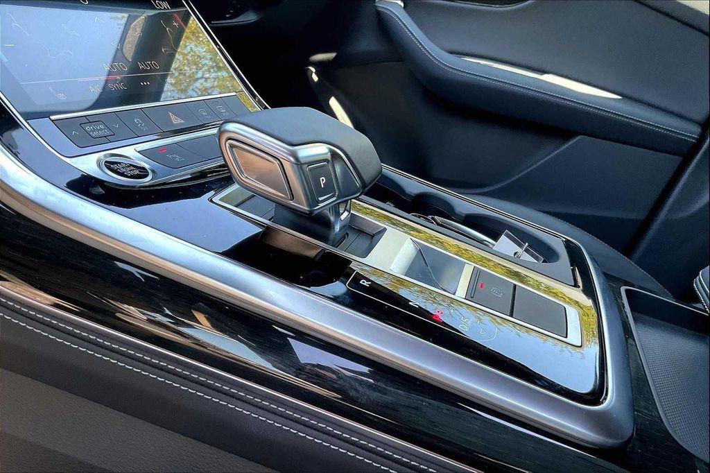 used 2025 Audi Q7 car
