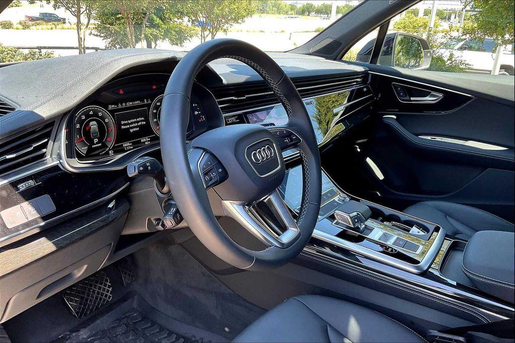 used 2025 Audi Q7 car