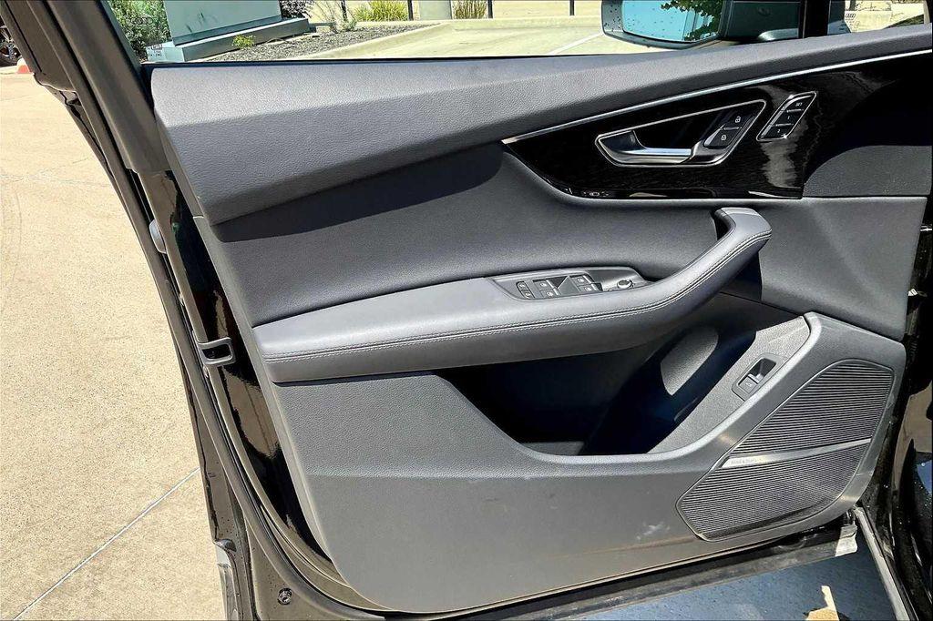 used 2025 Audi Q7 car
