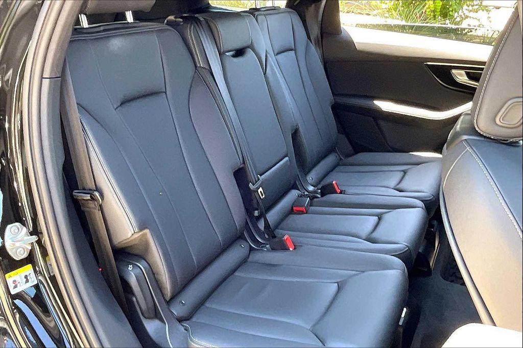 used 2025 Audi Q7 car