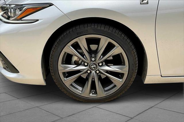 used 2019 Lexus ES 350 car, priced at $32,000