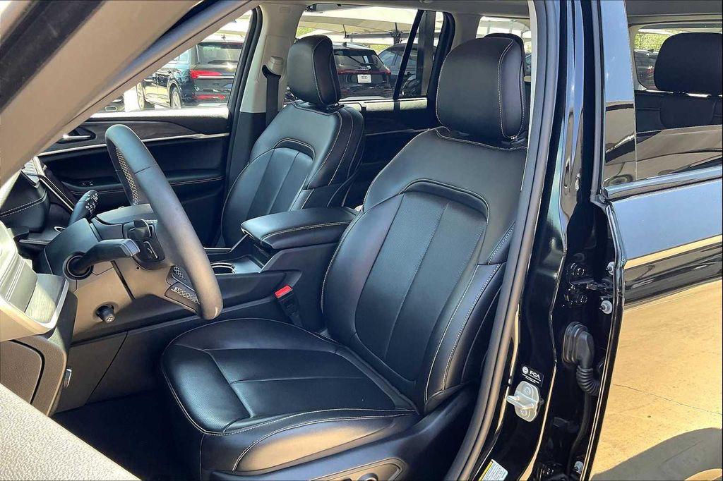 used 2023 Jeep Grand Cherokee car, priced at $33,000