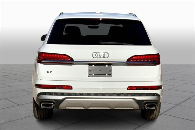 new 2025 Audi Q7 car, priced at $69,305