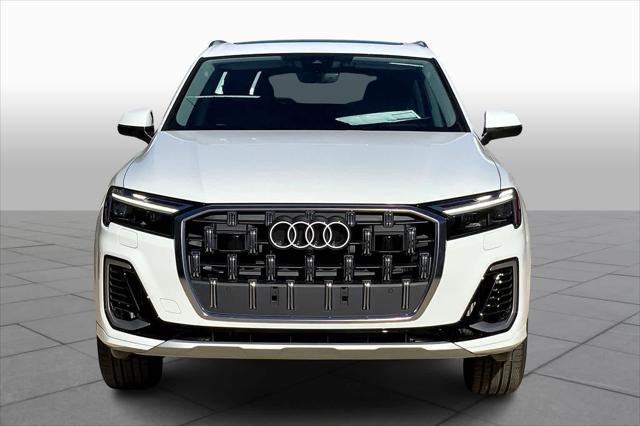 new 2025 Audi Q7 car, priced at $69,305