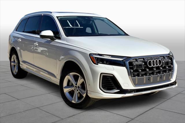 new 2025 Audi Q7 car, priced at $69,305