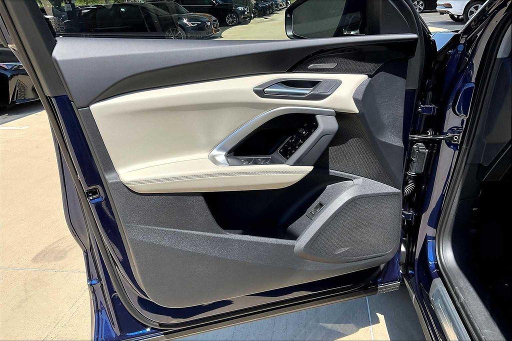 new 2025 Audi Q5 car, priced at $61,950