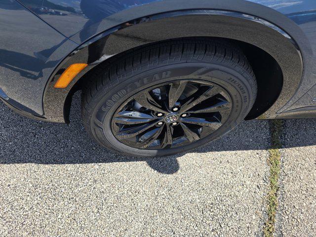 new 2025 Buick Envista car, priced at $27,785