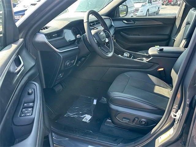 new 2025 Jeep Grand Cherokee L car, priced at $44,000