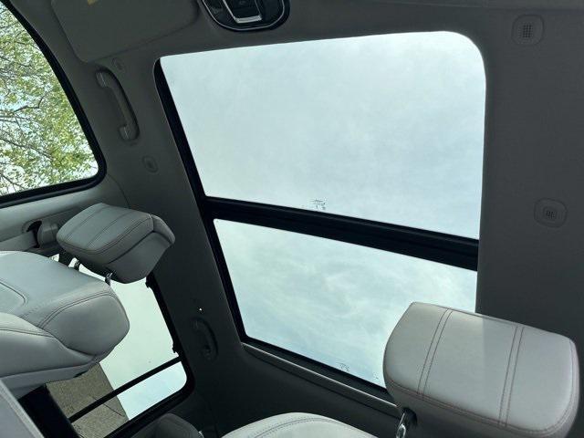 new 2024 Jeep Grand Wagoneer L car, priced at $94,000