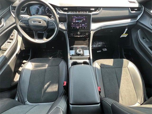 new 2025 Jeep Grand Cherokee L car, priced at $45,000