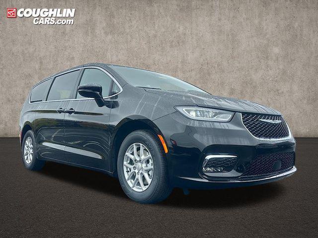 new 2026 Chrysler Pacifica car, priced at $45,640