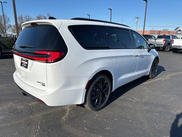 new 2024 Chrysler Pacifica car, priced at $46,619