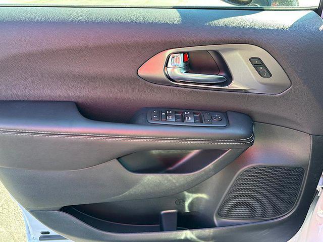 new 2026 Chrysler Pacifica car