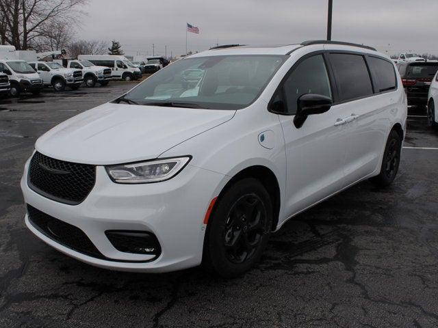 new 2025 Chrysler Pacifica Hybrid car, priced at $55,346