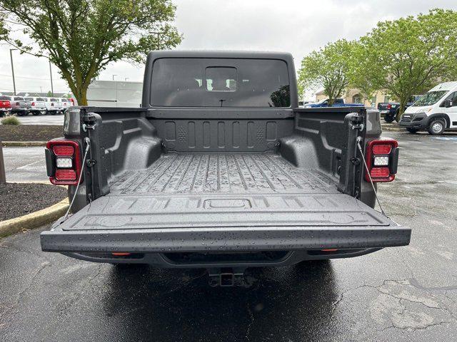 new 2024 Jeep Gladiator car, priced at $55,181