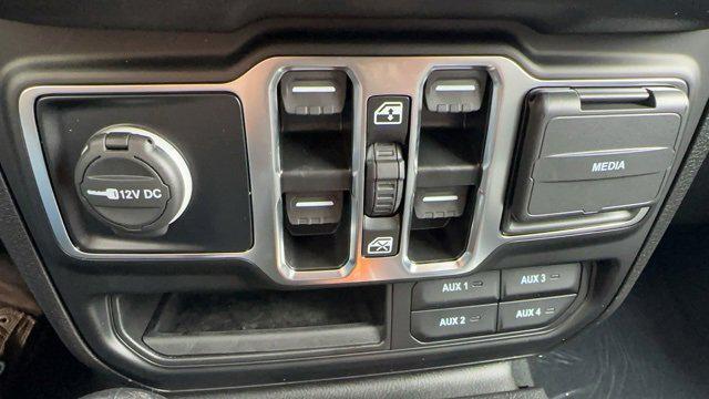 new 2024 Jeep Gladiator car, priced at $47,268