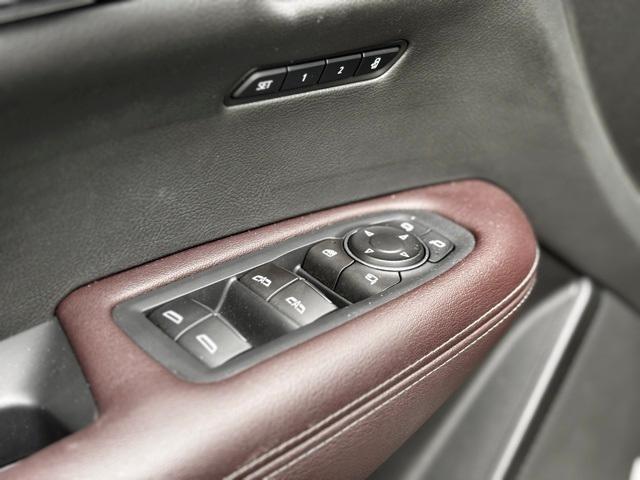 used 2023 Cadillac XT6 car, priced at $35,997