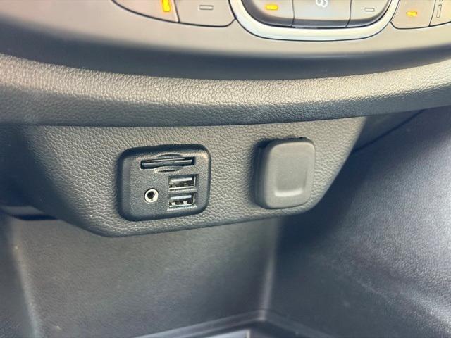 used 2023 Chevrolet Traverse car, priced at $35,997