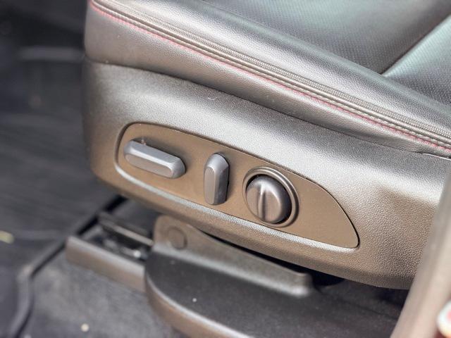 used 2023 Chevrolet Traverse car, priced at $35,997