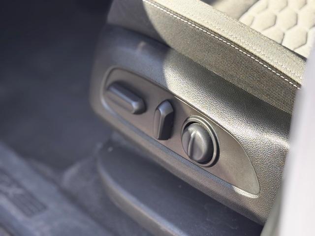 used 2021 Chevrolet Equinox car, priced at $17,999