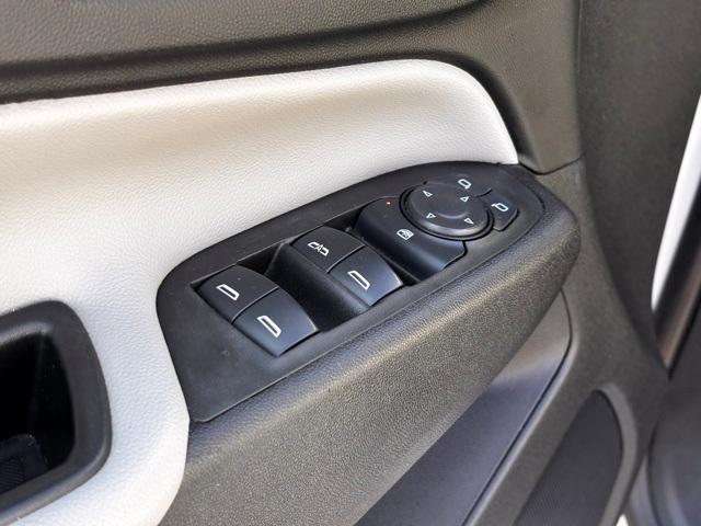 used 2021 Chevrolet Equinox car, priced at $17,999