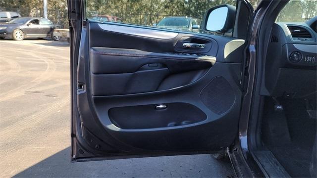 used 2015 Dodge Grand Caravan car, priced at $8,999