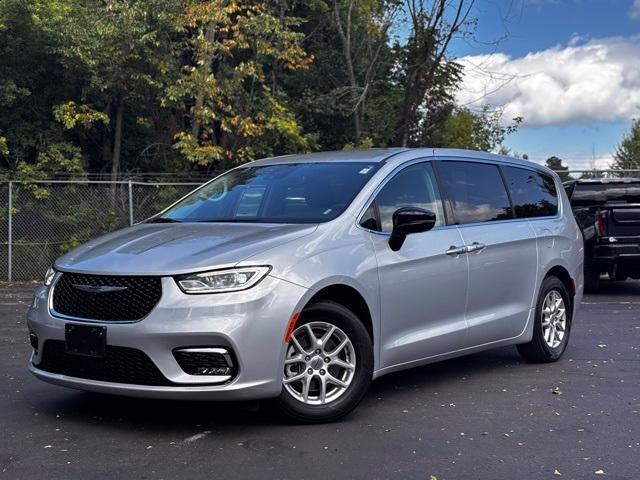 used 2024 Chrysler Pacifica car, priced at $31,997