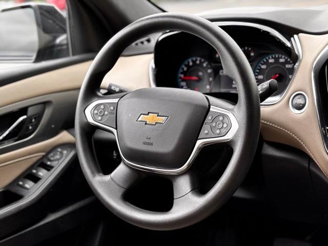 used 2023 Chevrolet Traverse car, priced at $24,999