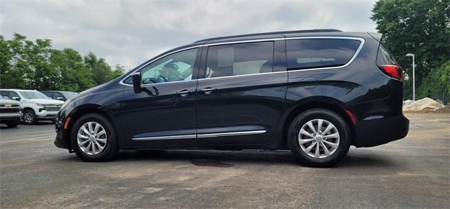 used 2017 Chrysler Pacifica car, priced at $9,999