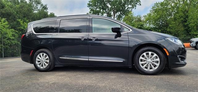 used 2017 Chrysler Pacifica car, priced at $9,999