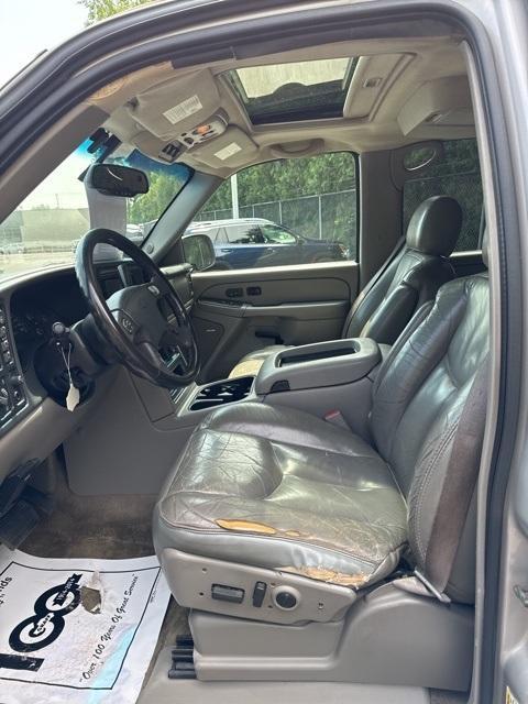 used 2006 Chevrolet Suburban car, priced at $3,999