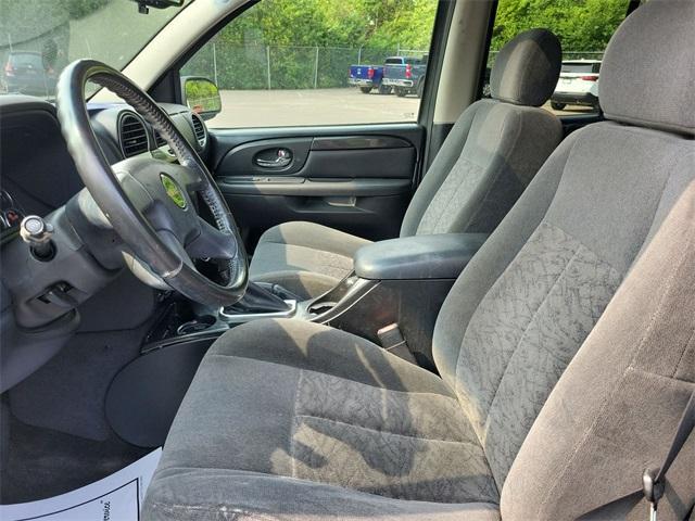 used 2005 GMC Envoy car, priced at $5,999